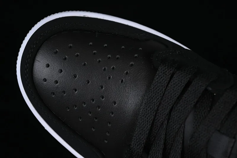 All categories Air Jordan Jordan series basketball shoes Air Jordan 1 Low Z version Air Jordan 1 Low AJ1 Joe 1 black and gray low-top cultural casual sneakers 553558-032